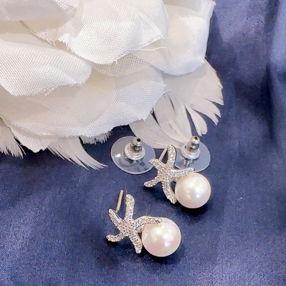 925 Silver Pearl & Cubic Zirconia Earning